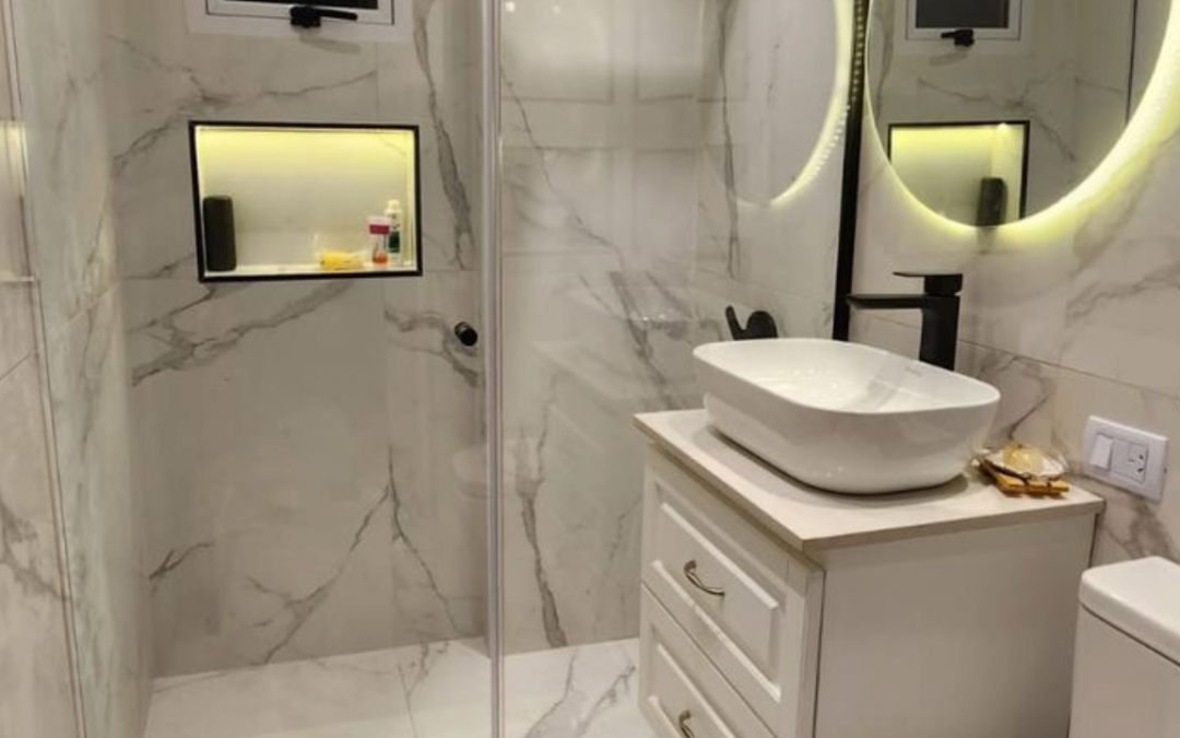 best tiles for small bathroom